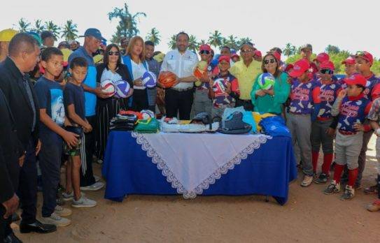 Inefi entrega utilerías a los atletas de Punta Torrecilla
