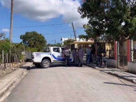 Un muerto y dos arrestados en enfrentamientos con la Policía en El Aguacate