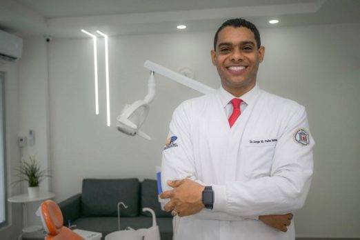 Con proyecto «Qué pasó con tus Dientes», odontólogo regalará sonrisas en Navidad