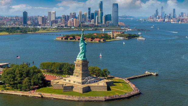 Nueva York evalúa nuevos lugares para ubicar a miles de inmigrantes