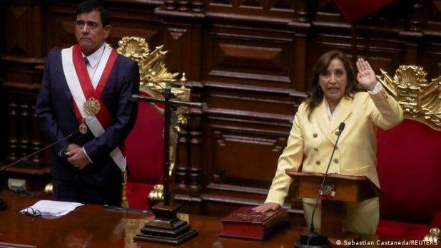 Perú: Dina Boluarte inició su gobierno sin el apoyo del Parlamento