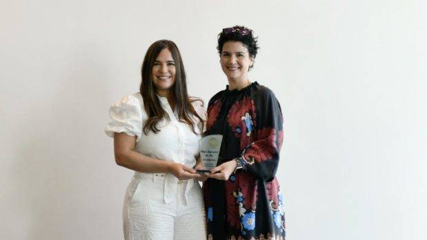 Amelia Vicini recibe galardón de Mujer Empresaria de Latinoamérica