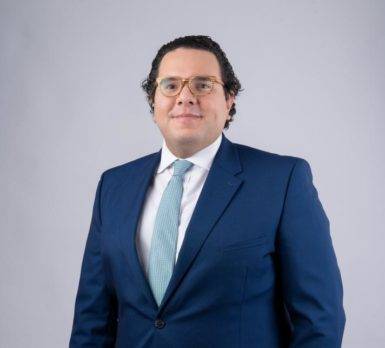 Abinader designa a Víctor Livio Cedeño intendente del Mercado de Valores