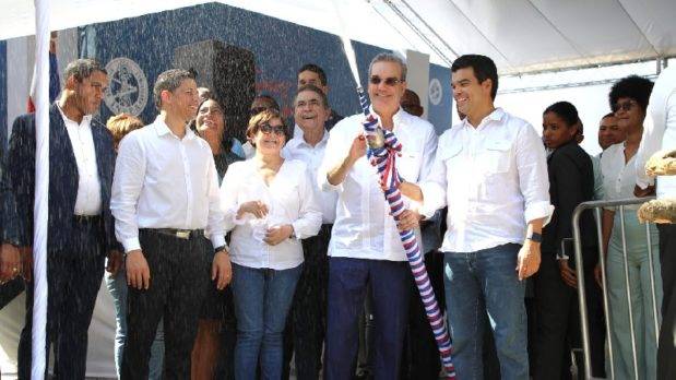 Peravia recibe acueducto construido con 800 millones de pesos