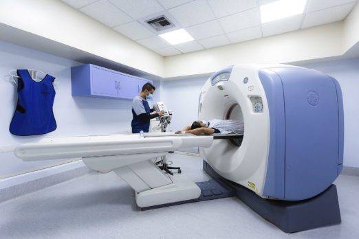 Tomografías podrían inducir cáncer cerebral