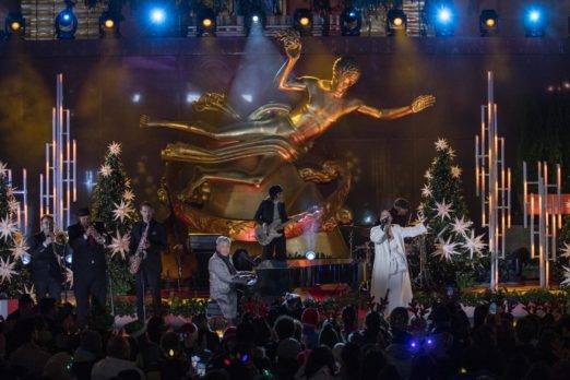 Nueva York inauguró su Navidad con el encendido del árbol de Rockefeller Center
