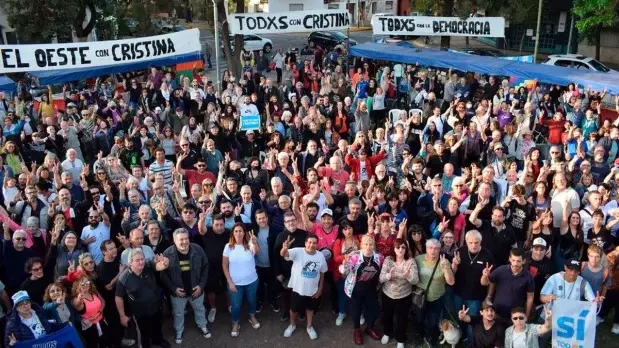Marchas en Buenos Aires en apoyo a Cristina Fernández ante veredicto