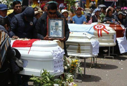 Suman 47 muertos en protestas contra presidenta de Perú