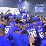 Jugadores de los Tigres del Licey agradecieron a Dios después de obtener el título de campeón del torneo de béisbol invernal de República Dominicana. Carlos Alonzo