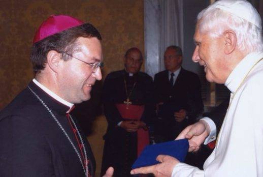 Benedicto XVI: Santo Pastor y Doctor