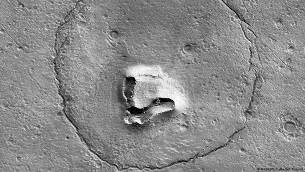 ¿La cara de un “oso” en Marte? Esto descubrió una nave de la NASA
