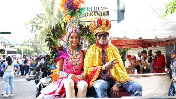 Fotos: Realizan impresionante desfile de grupos en camisetas del Carnaval Bonao 2023