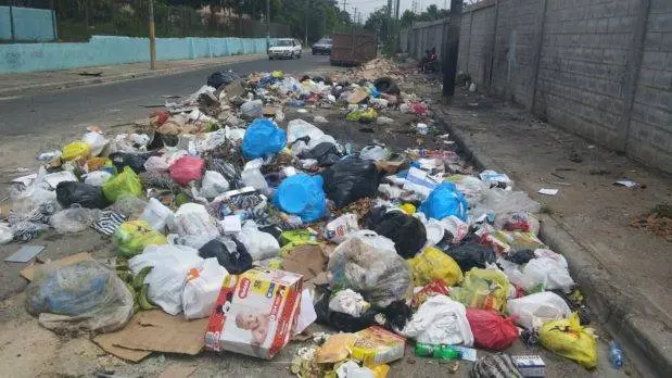 Manuel Jiménez busca solución final a basura acumulada en SDE