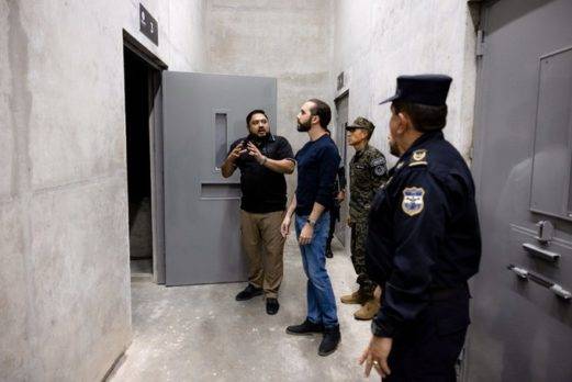 Así es la cárcel para pandilleros que Nayib Bukele presentó