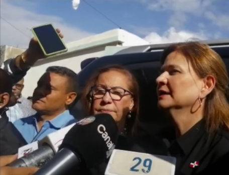 Vicepresidenta visita familia de Donaly Martínez muerto en carnaval y promete se hará justicia