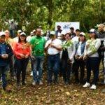 Infotep y Medio Ambiente reforestan cuenca del río Cenoví con 2,500 árboles