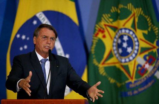 Bolsonaro niega a Policía participación en presunto fraude con certificados de la covid