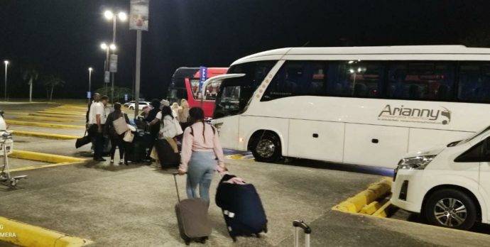 La línea aérea Cóndor deja pasajeros en Puerto Plata