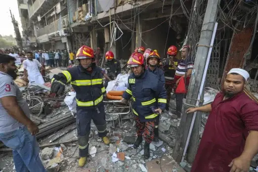Explosión en edificio de Bangladesh deja 17 muertos