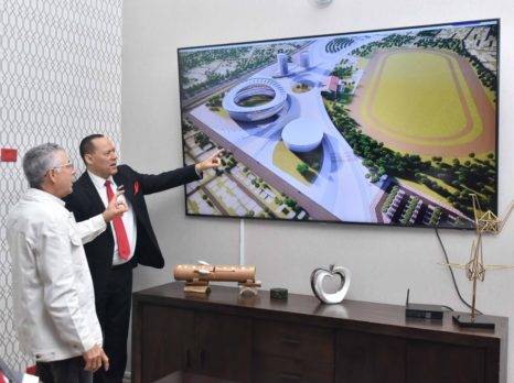 Alcalde Manuel Jiménez presenta proyecto de nuevo estadio