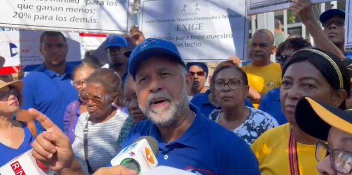 Videos: ADP se manifiesta frente al ministerio de Hacienda