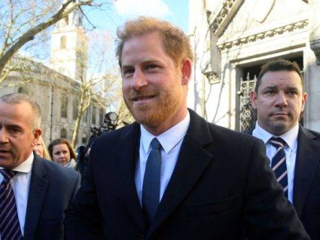 El príncipe Enrique en un tribunal de Londres por demanda contra un diario 