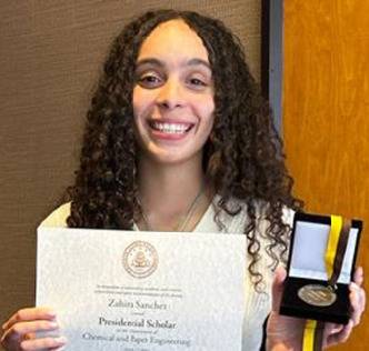 Estudiante criolla es premiada en EEUU