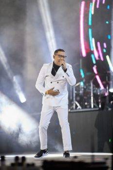 Jameson Ramírez hace historia en concierto «Dominicano de Corazón» de Manny Cruz