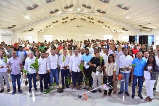 FEDA lanza proyecto agropecuario «emprende RD»