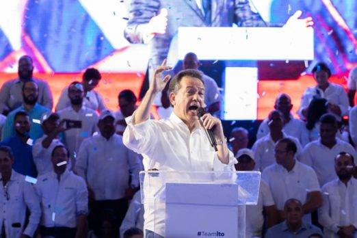 «Ito» Bisonó juramenta 20 mil nuevos perremeístas a favor de la reelección de Abinader