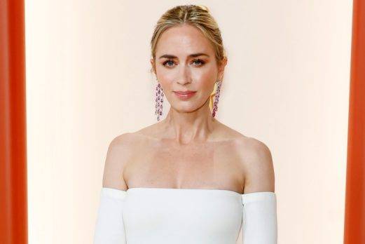 emily blunt oscars 031223 tout df940e24bb36431bbb3b3edca446a1b7