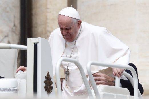El papa Francisco pasa su primera noche en hospital ￼