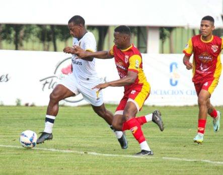 La Liga Dominicana de Fútbol sigue con 4 juegos  en este fin de semana