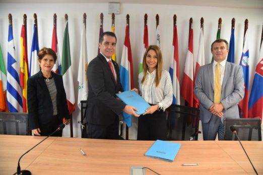 REDOMIF y Visa firman acuerdo para fomentar la educación financiera