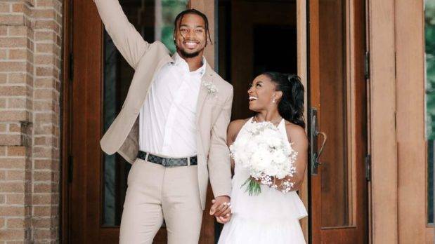 Simone Biles se casó con el jugador de la NFL Jonathan Owens