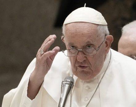 Papa se reuniría con presidente Ucrania