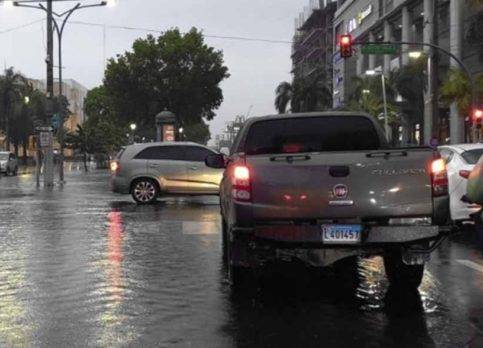 COE eleva a 25 provincias alerta por las fuertes lluvias