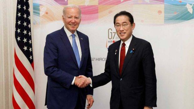 Biden se reúne con primer ministro de Japón