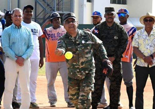 Fedosa reconoce apoyo del mayor general Hernández Olivero al softbol dominicano