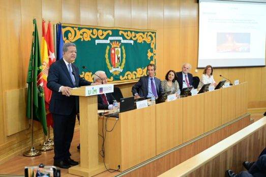 Leonel da conferencia en Madrid: «Tendencias globales en una era de incertidumbre»