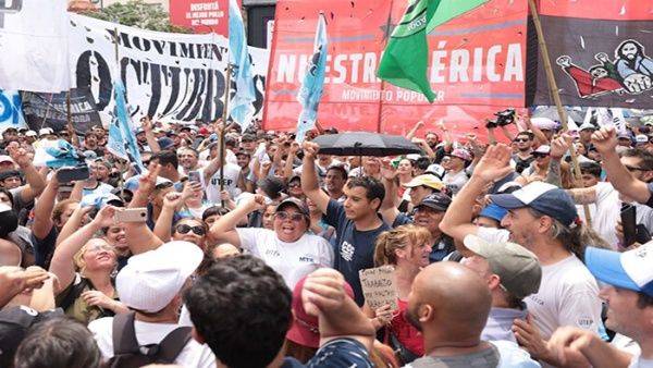 Trabajadores América Latina piden mejores condiciones vida