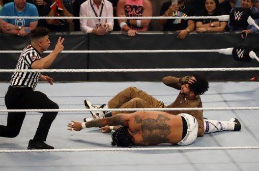 WWE Backlash 2023: Bad Bunny le ganó a Damian Priest