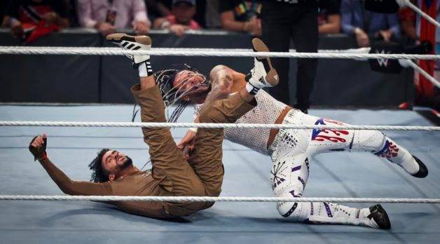 Fotos: Así quedó Bad Bunny tras pelea en la WWE