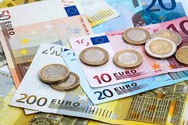 El euro rebota por encima de 1,07 dólares tras los comentarios de Lagarde sobre los tipos