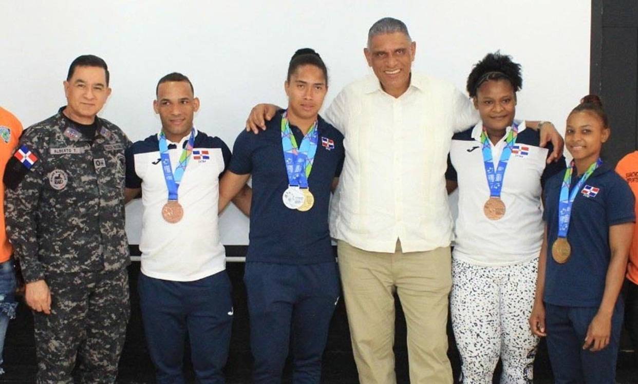 Atletas PN medallistas en El Salvador recibirán incentivos