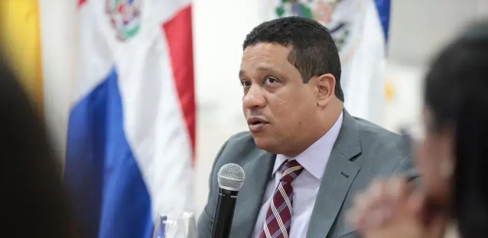 Gobiernos pasados anularon controles de fiscalización según Carlos Pimentel