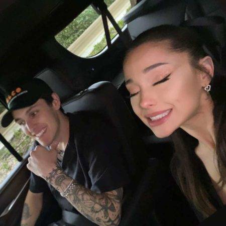 Ariana Grande aumenta los rumores de divorcio con su esposo Dalton Gomez 800 × 800 px