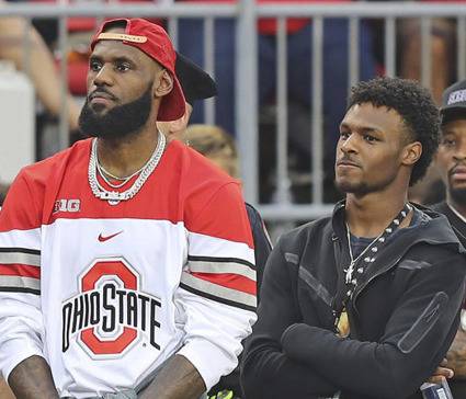 Hijo de LeBron James recibe alta del hospital después de un paro cardíaco