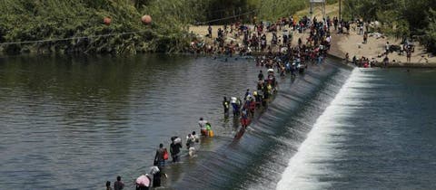 EEUU demanda a Texas por colocar boyas en el Río Grande para frenar los migrantes
