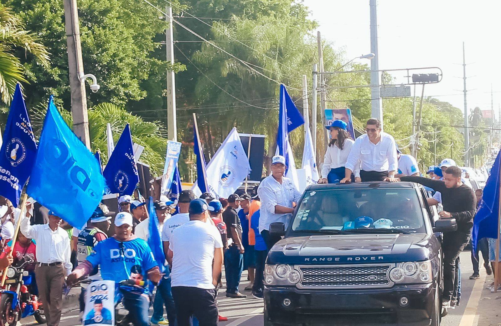 Dío Astacio marcha por barrios y dice es el cambio